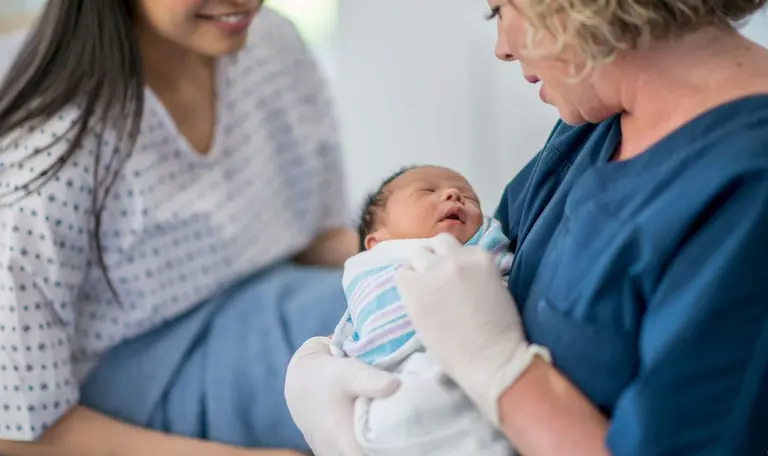 What to Expect from Home Healthcare for Newborns and Infants? 2 Babysitting Near Me at Home