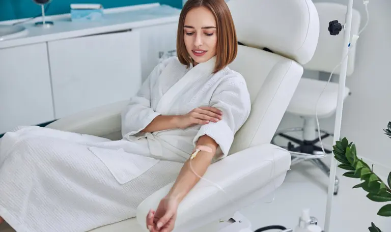 What Should You Know About IV Drip Therapy in Dubai? 2 Best IV Therapy