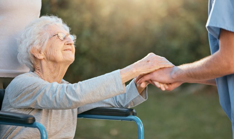 What Are the Best Home Care Services Available for the Elderly in Dubai? 2 Elderly care in dubai